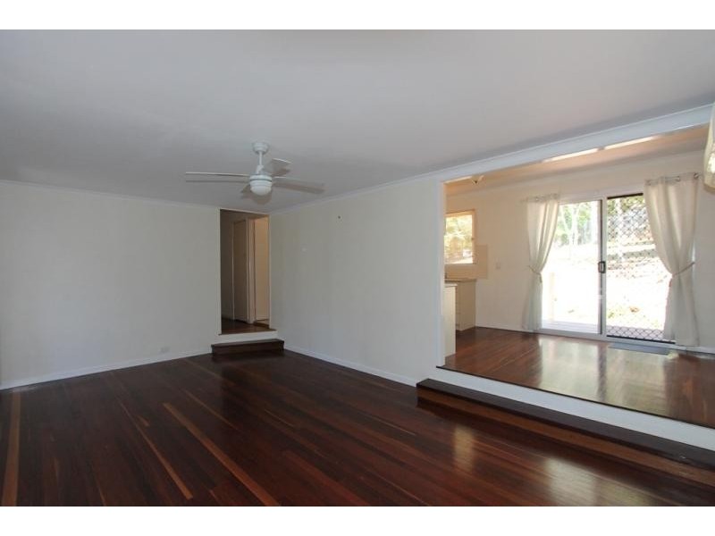 11 Simmons Road, North Ipswich QLD 4305
