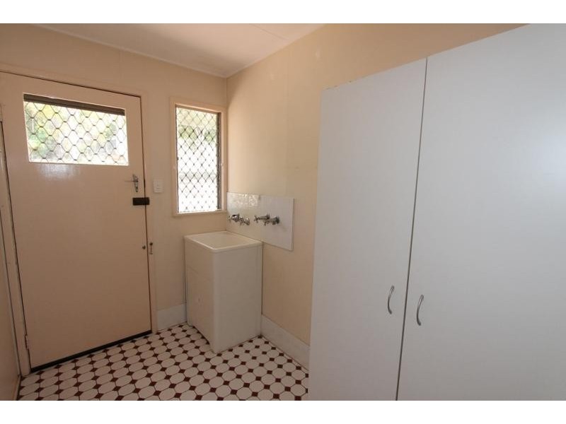 11 Simmons Road, North Ipswich QLD 4305