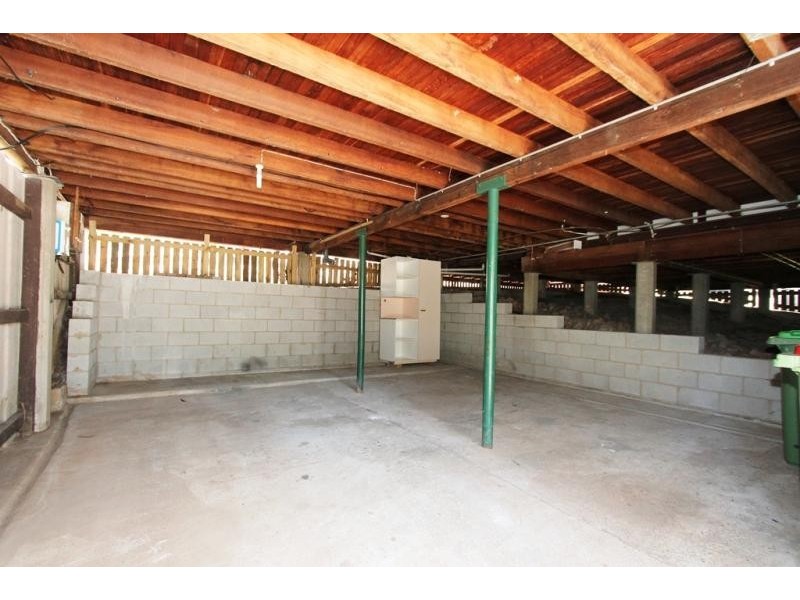 11 Simmons Road, North Ipswich QLD 4305