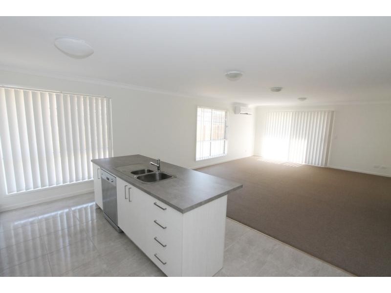 26 Peregrine Drive, Lowood QLD 4311