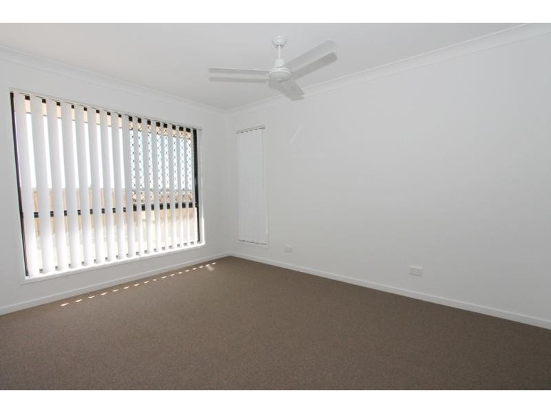 2/40 Peregrine Drive, Lowood QLD 4311