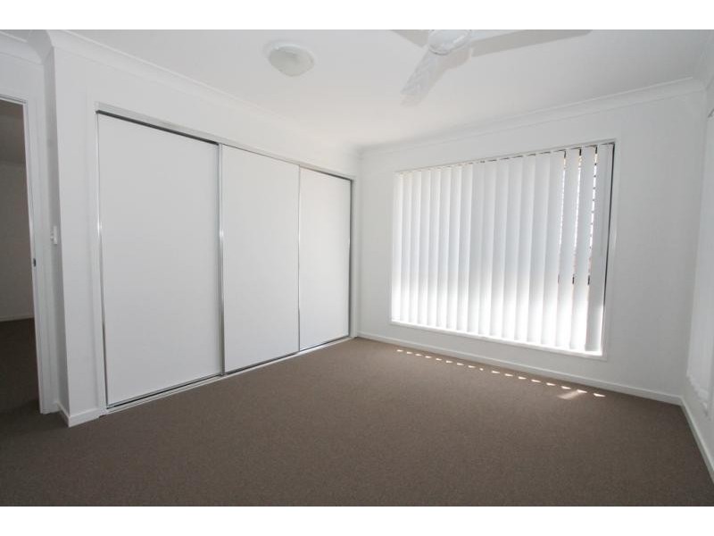 2/40 Peregrine Drive, Lowood QLD 4311