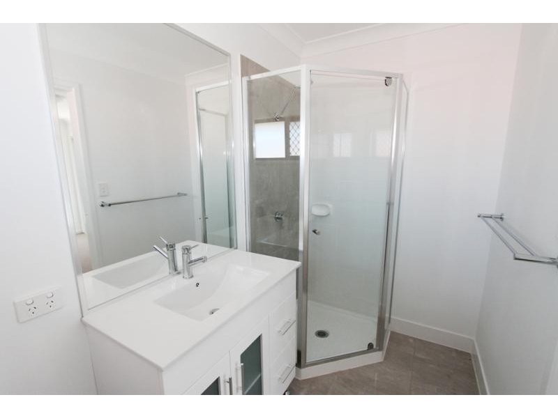 2/40 Peregrine Drive, Lowood QLD 4311