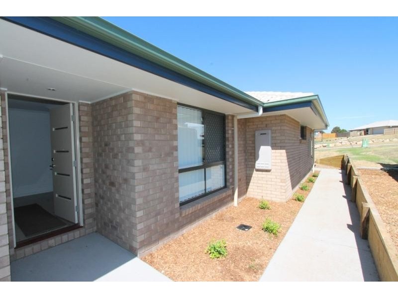 1/42 Peregrine Drive, Lowood QLD 4311