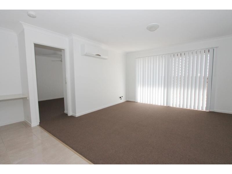 1/42 Peregrine Drive, Lowood QLD 4311