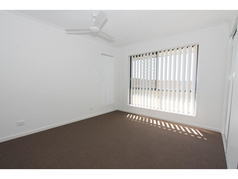 1/42 Peregrine Drive, Lowood QLD 4311