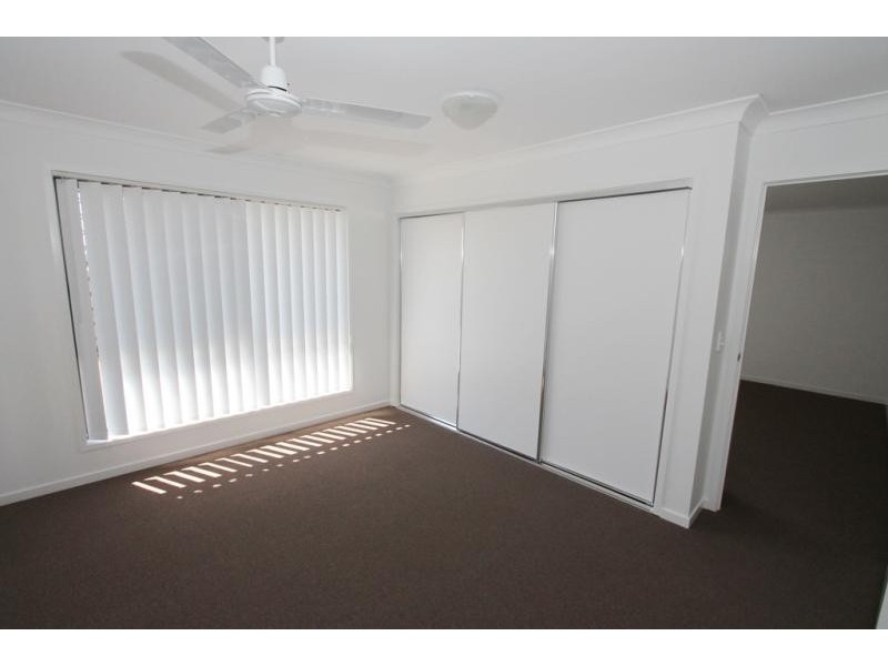 1/42 Peregrine Drive, Lowood QLD 4311