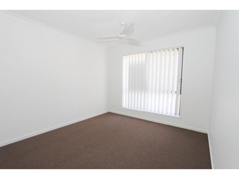 1/42 Peregrine Drive, Lowood QLD 4311