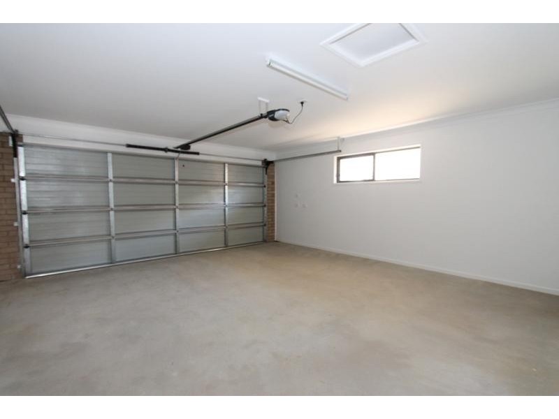 1/42 Peregrine Drive, Lowood QLD 4311