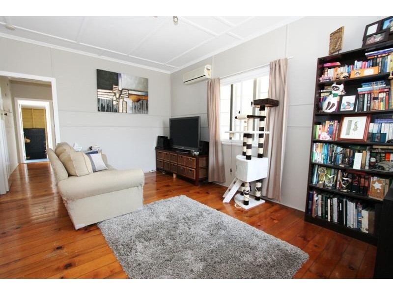 26 Woodford  Street, One Mile QLD 4305