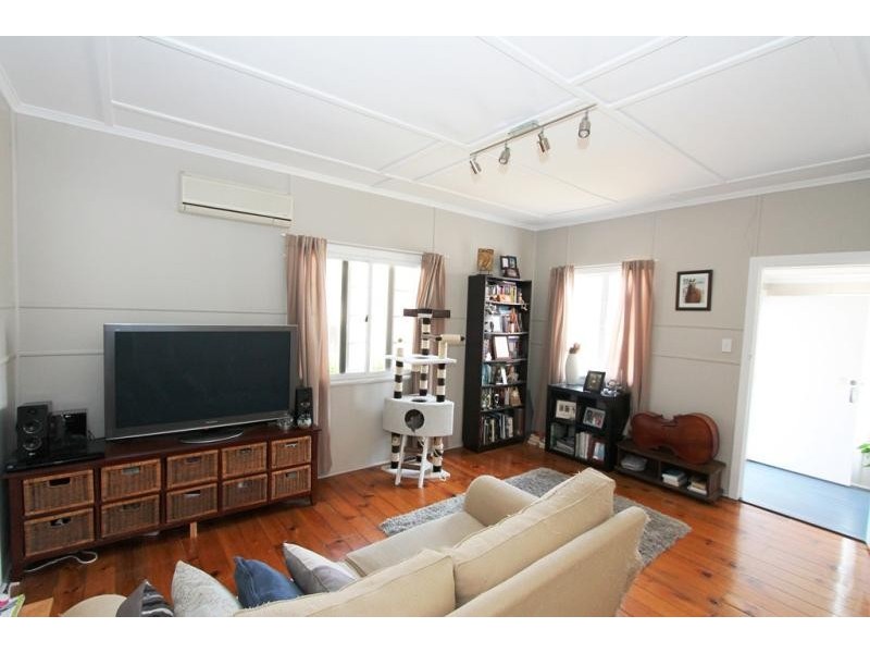 26 Woodford  Street, One Mile QLD 4305