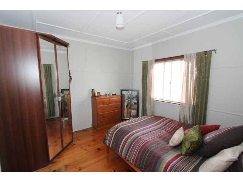 26 Woodford  Street, One Mile QLD 4305