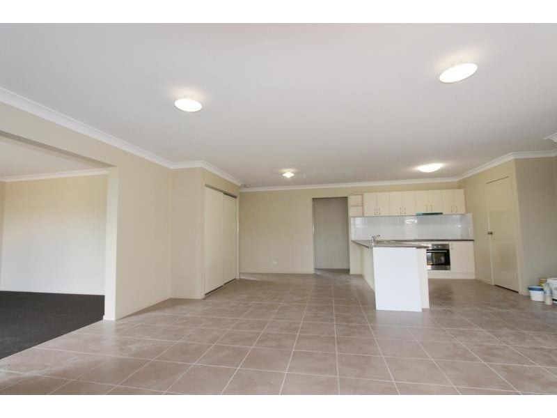 28 Brentwood Drive, Bundamba QLD 4304