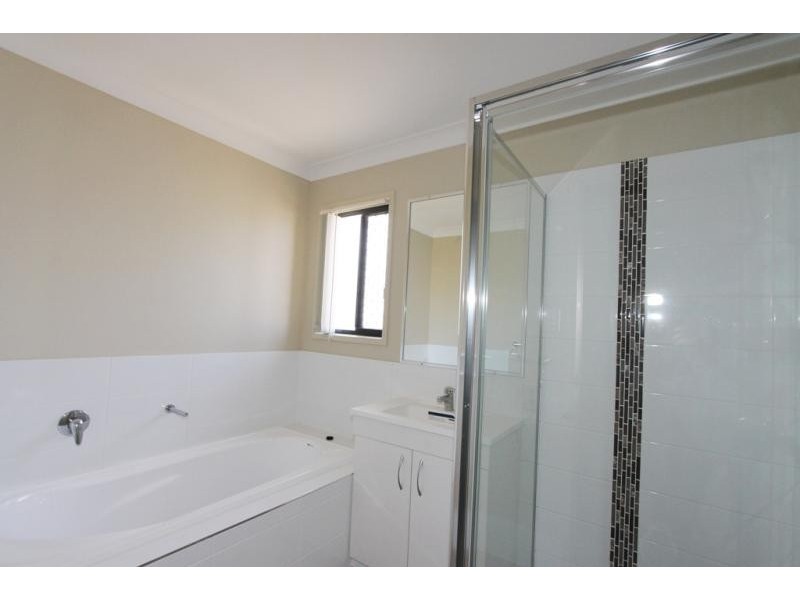 28 Brentwood Drive, Bundamba QLD 4304