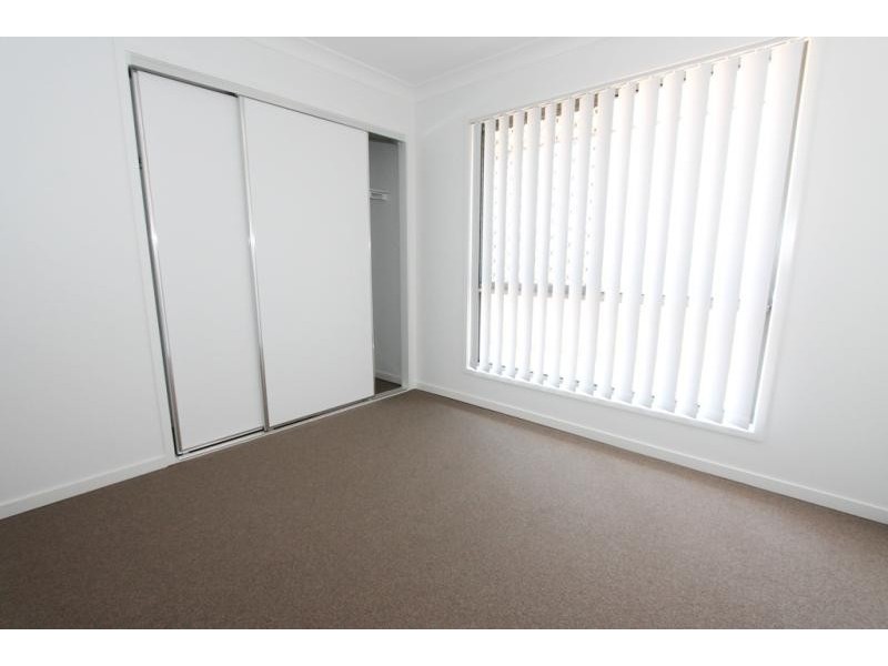 2/49 Peregrine Drive, Lowood QLD 4311