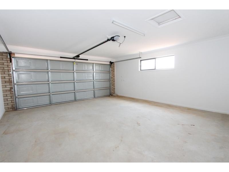 2/49 Peregrine Drive, Lowood QLD 4311