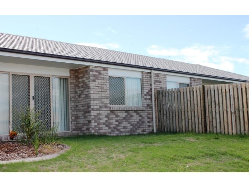 2/8 Tawney Street, Lowood QLD 4311