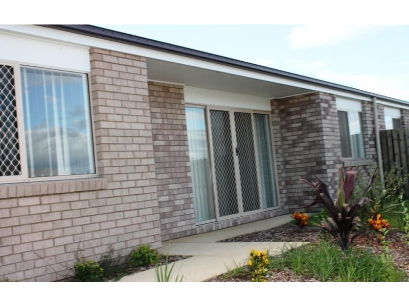 2/8 Tawney Street, Lowood QLD 4311