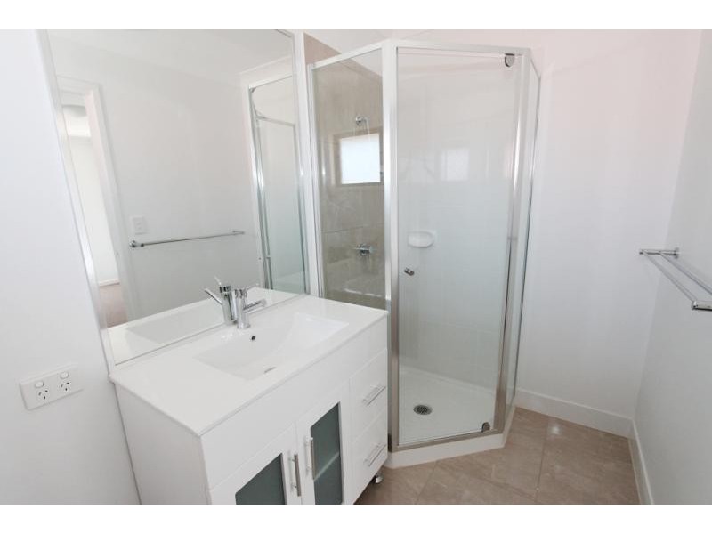 2/8 Tawney Street, Lowood QLD 4311