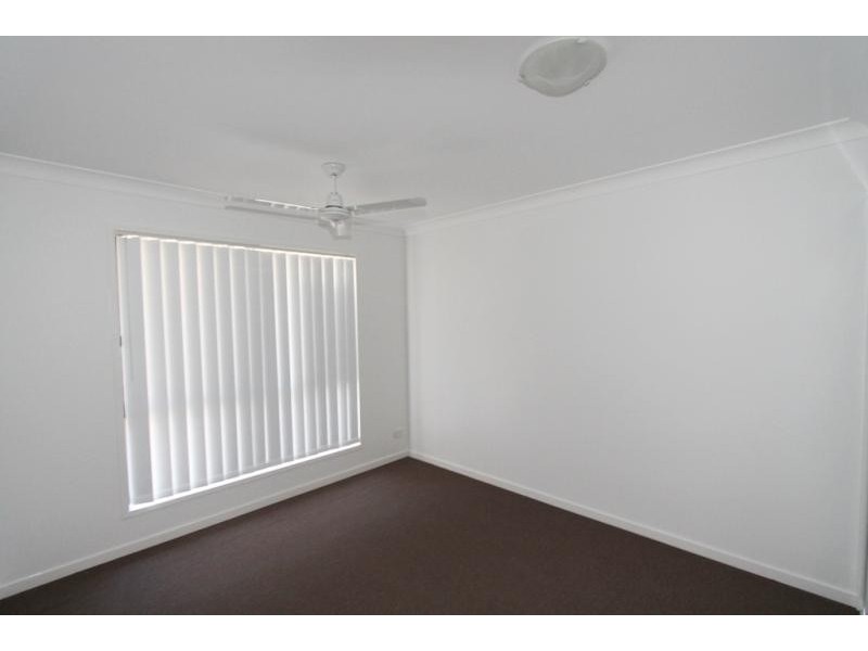 2/8 Tawney Street, Lowood QLD 4311