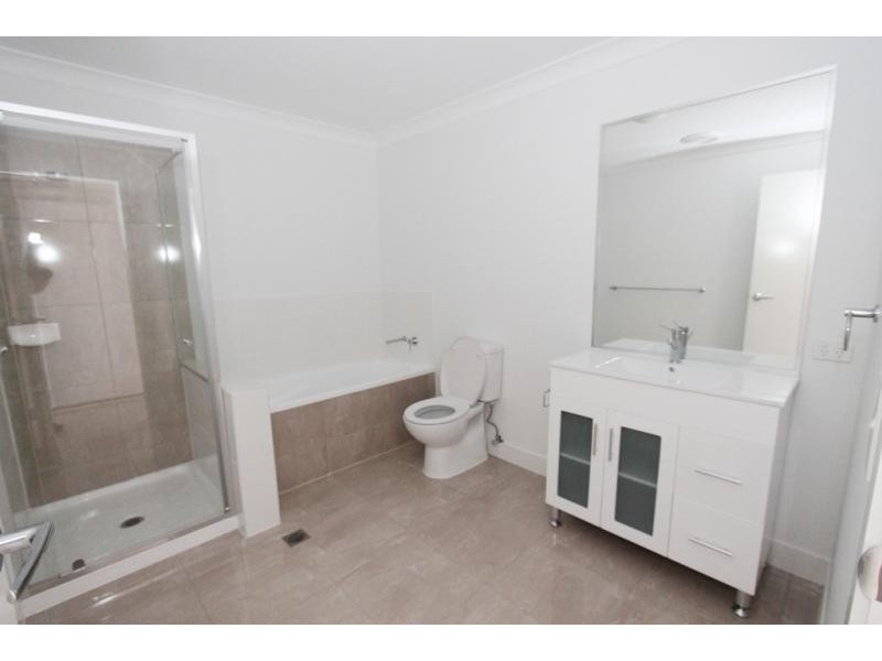 2/8 Tawney Street, Lowood QLD 4311