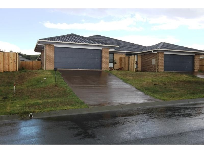 1/7 Kestrel Street, Lowood QLD 4311