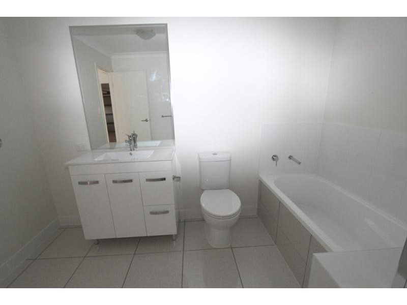 1/7 Kestrel Street, Lowood QLD 4311