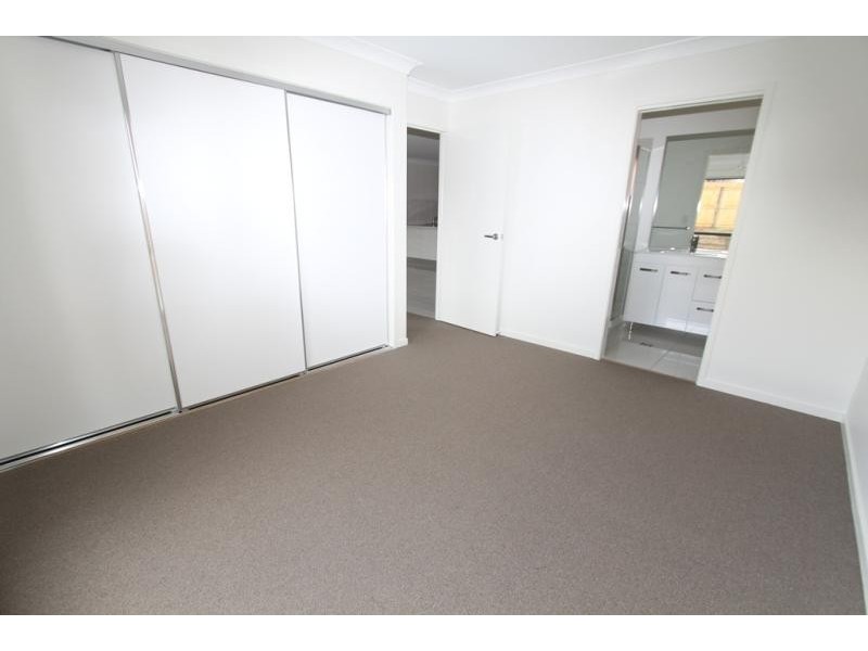 1/7 Kestrel Street, Lowood QLD 4311