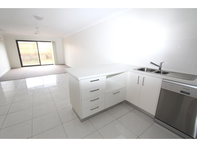 1/7 Kestrel Street, Lowood QLD 4311