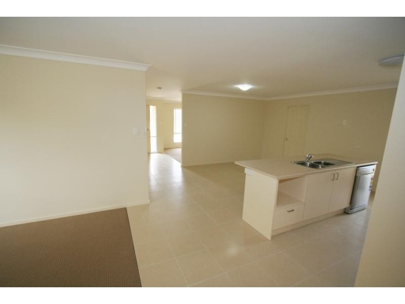 3 Stathis Place, Bundamba QLD 4304