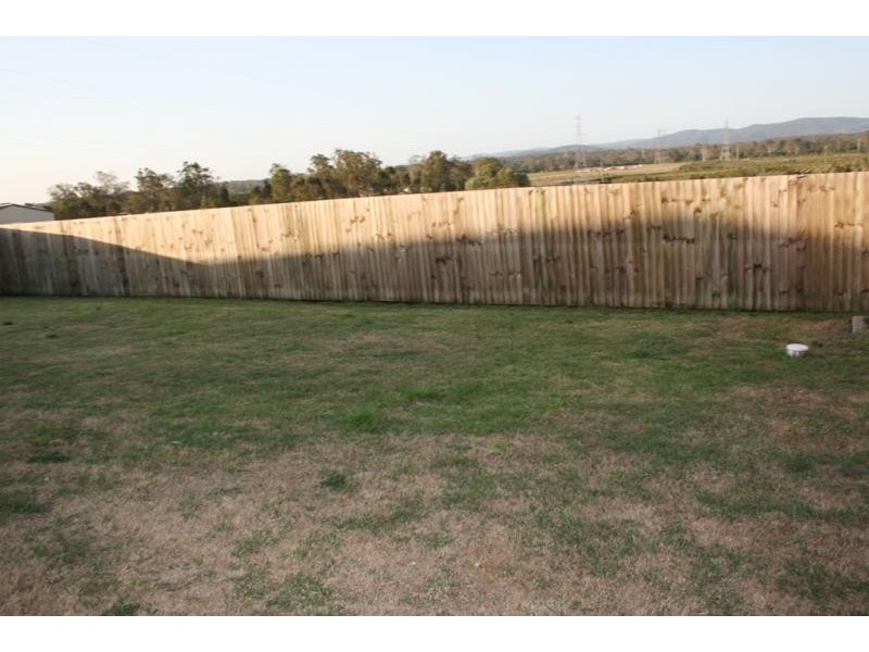 3 Stathis Place, Bundamba QLD 4304