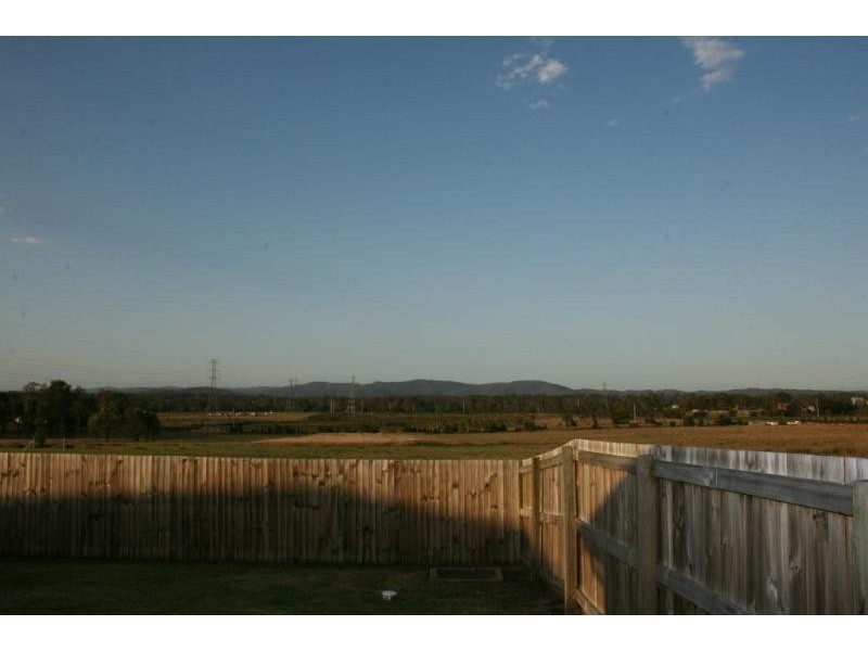 3 Stathis Place, Bundamba QLD 4304