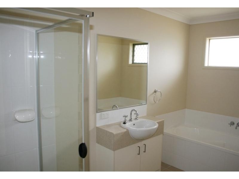 7 Chanel Court, Wulkuraka QLD 4305