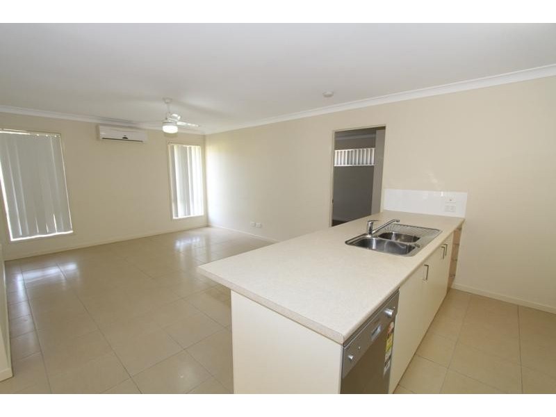 5 Chanel Court, Wulkuraka QLD 4305