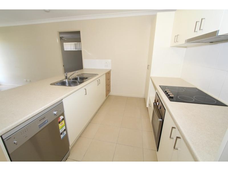 5 Chanel Court, Wulkuraka QLD 4305