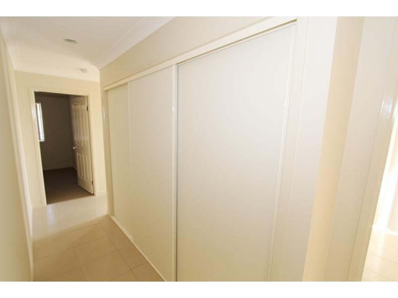 5 Chanel Court, Wulkuraka QLD 4305