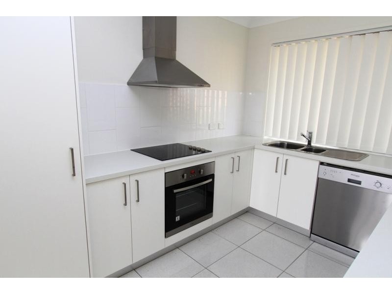 2/23 Tawney  Street, Lowood QLD 4311