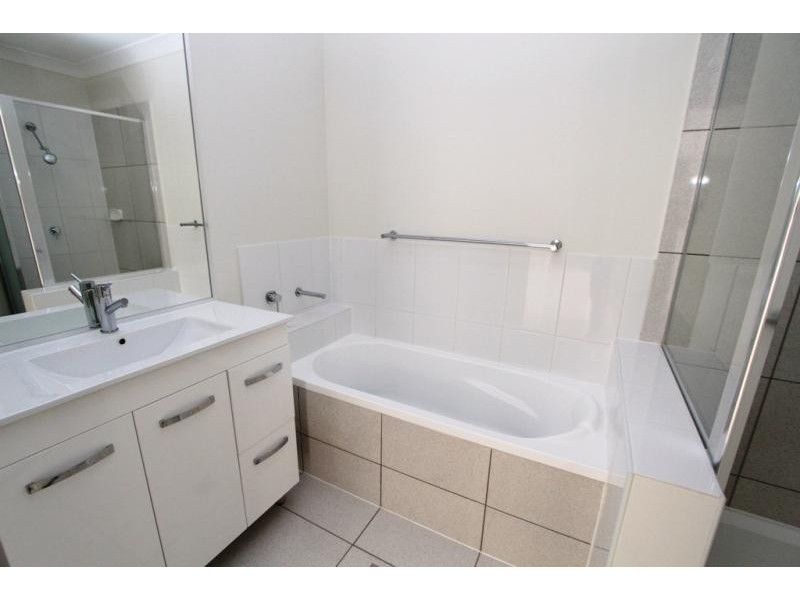 2/23 Tawney  Street, Lowood QLD 4311