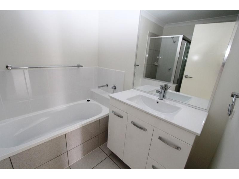 1/23 Tawney Street, Lowood QLD 4311