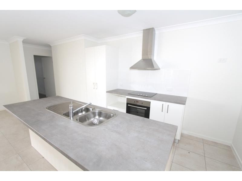 31 Tawney Street, Lowood QLD 4311