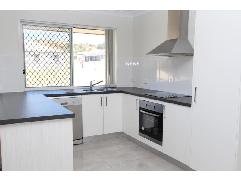 U2/1 Darter  Close, Lowood QLD 4311