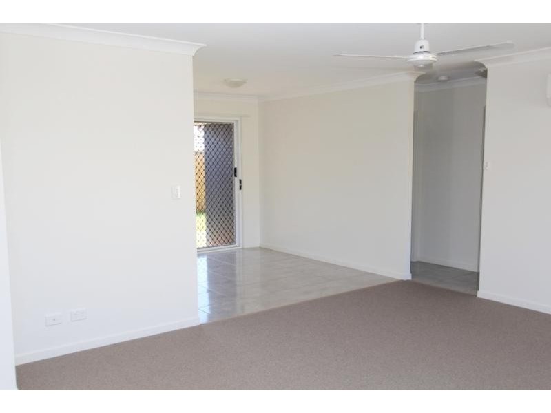 U2/1 Darter  Close, Lowood QLD 4311