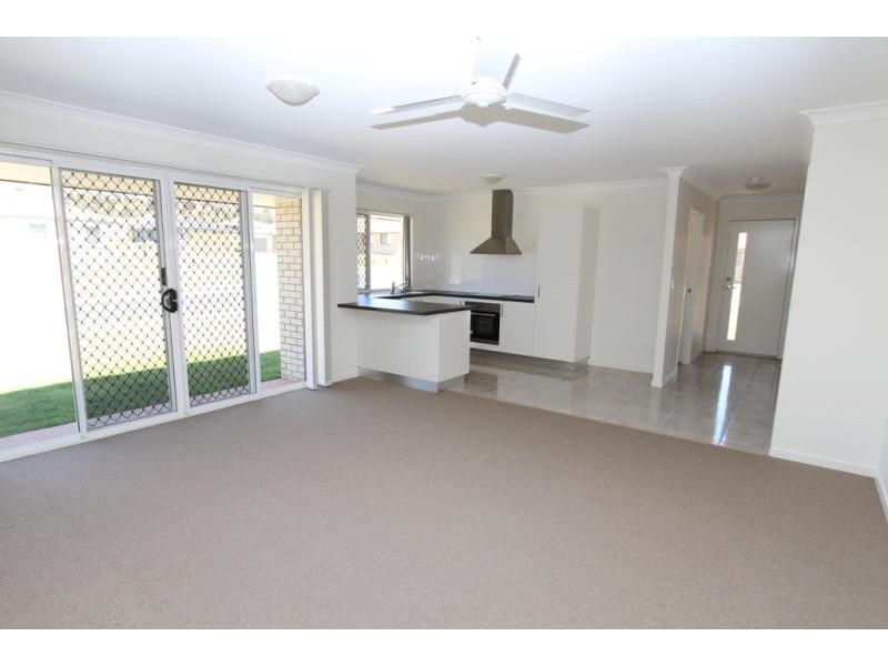 U2/1 Darter  Close, Lowood QLD 4311