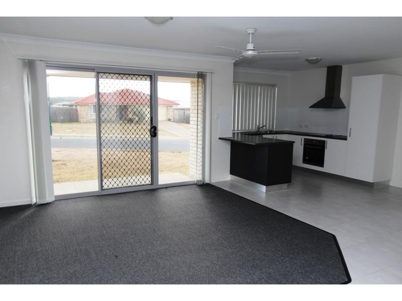 2/46 Tawney Street, Lowood QLD 4311
