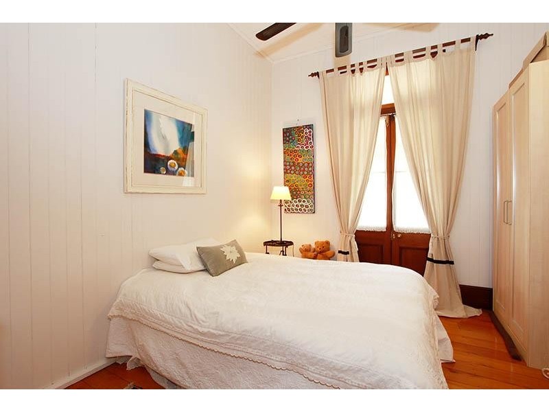 1 Smith Street, North Ipswich QLD 4305