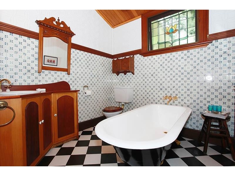 1 Smith Street, North Ipswich QLD 4305