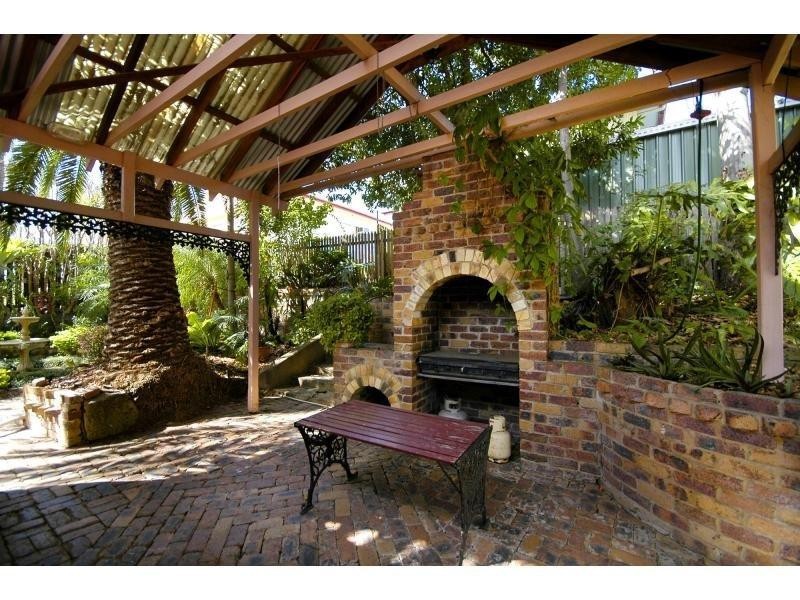 1 Smith Street, North Ipswich QLD 4305