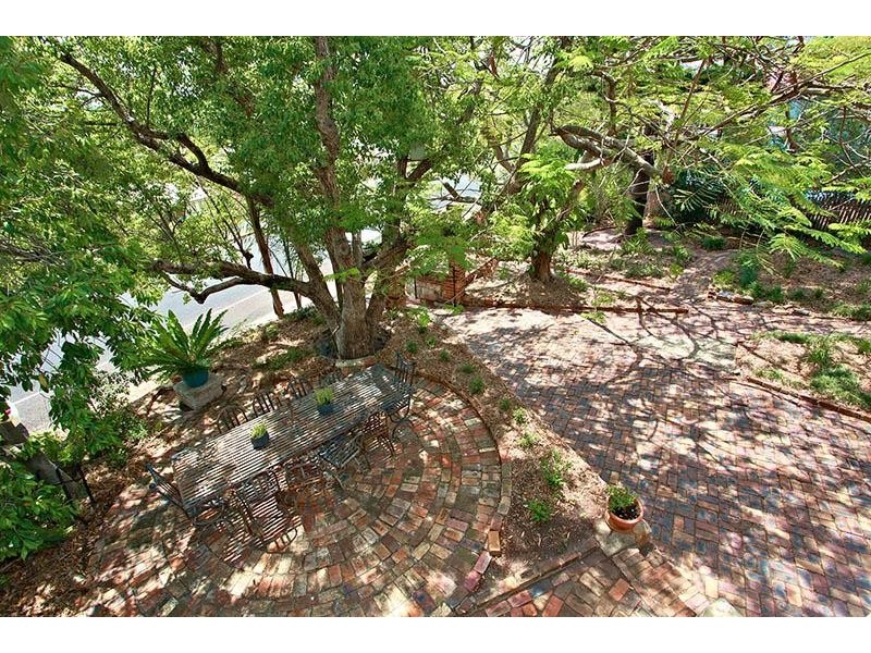 1 Smith Street, North Ipswich QLD 4305