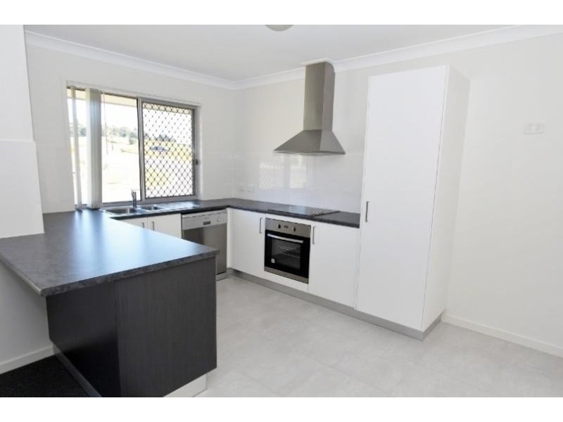 1/1 Osprey Court, Lowood QLD 4311