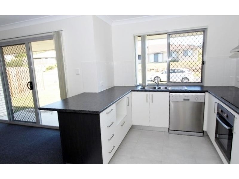 1/1 Osprey Court, Lowood QLD 4311